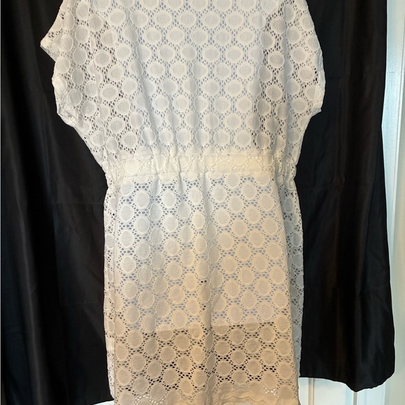 J Valdi Woman’s White Lace Swim Coverup Size XL Scalloped Bottom Deep V Neck - Picture 6 of 8
